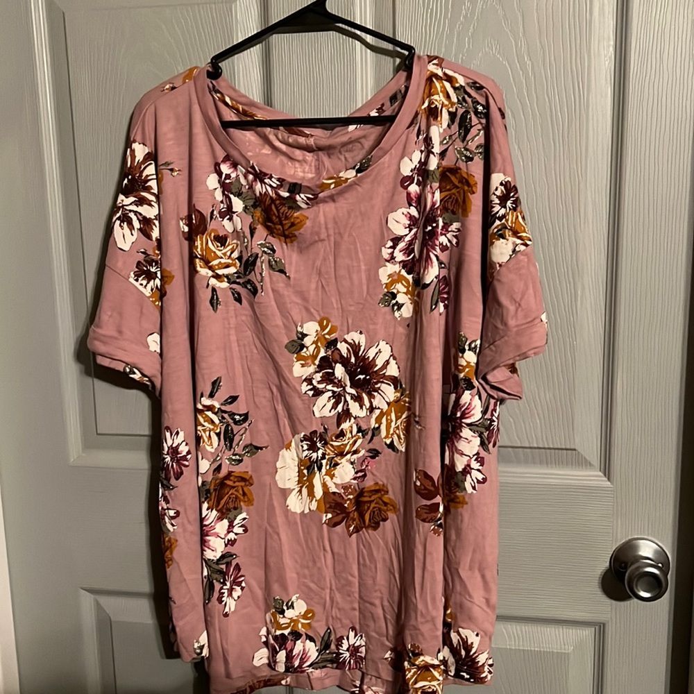 NWT Maurice’s Short Sleeve Tee